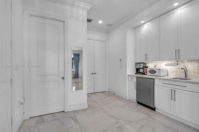 2085 Keystone Blvd, North Miami, FL 33181