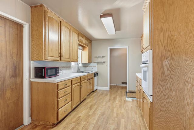 1215 Del Vale Ave, Modesto, CA 95350
