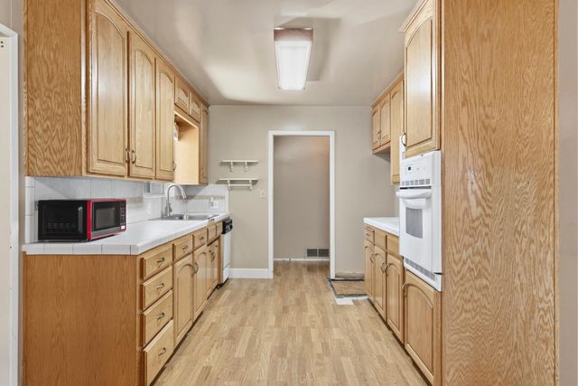 1215 Del Vale Ave, Modesto, CA 95350