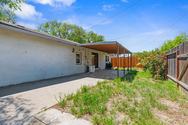 1215 Del Vale Ave, Modesto, CA 95350