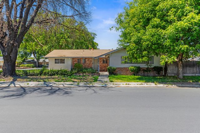 1215 Del Vale Ave, Modesto, CA 95350