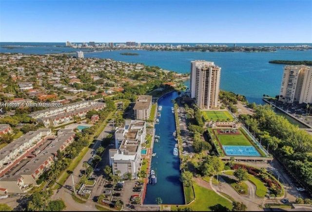 1650 NE 115th St 405, Miami, FL 33181