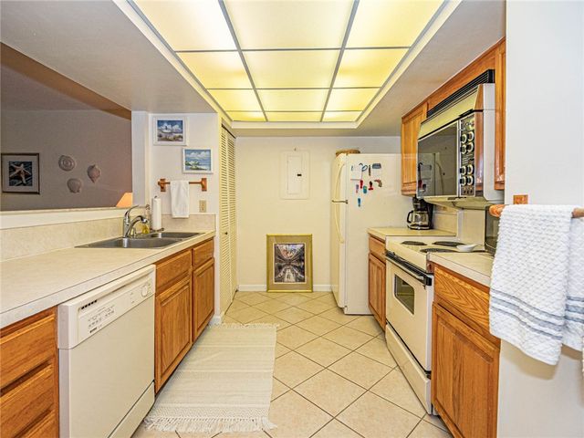 1700 Ocean Drive 201, Vero Beach, FL 32963