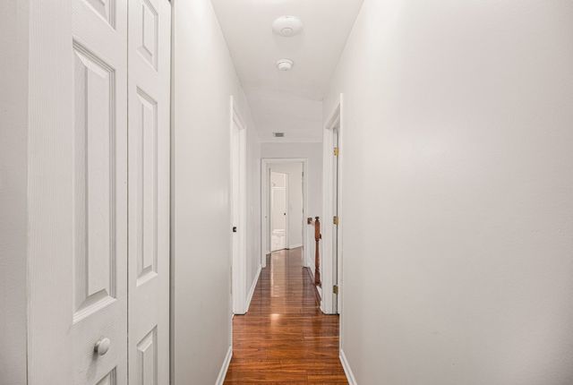 1352 Laurel Oaks Drive, Streamwood, IL 60107