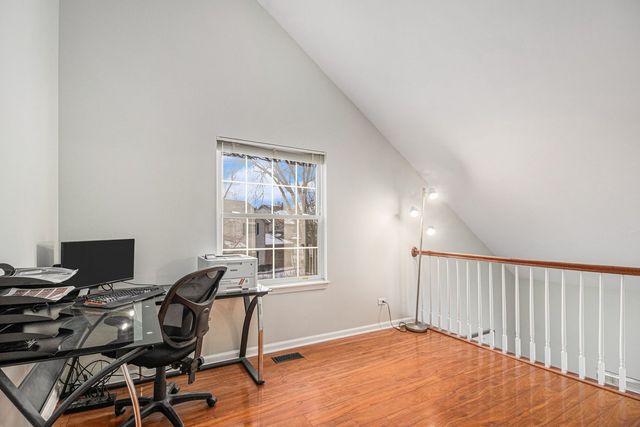 1352 Laurel Oaks Drive, Streamwood, IL 60107