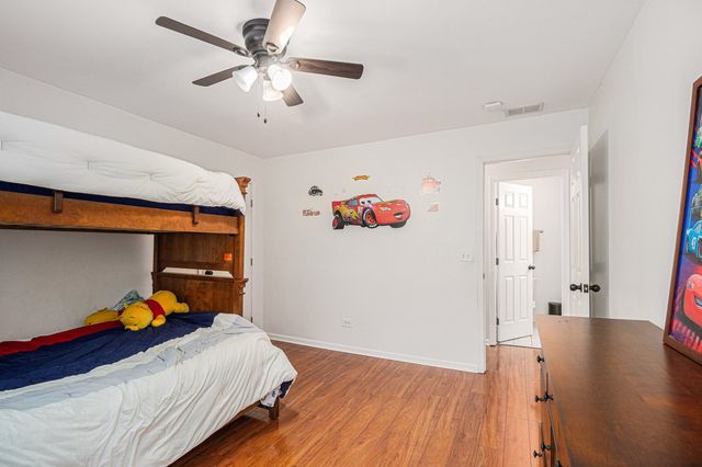 1352 Laurel Oaks Drive, Streamwood, IL 60107