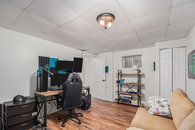 1352 Laurel Oaks Drive, Streamwood, IL 60107