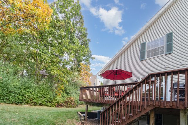 1352 Laurel Oaks Drive, Streamwood, IL 60107