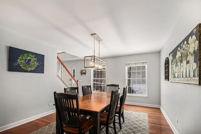 1352 Laurel Oaks Drive, Streamwood, IL 60107