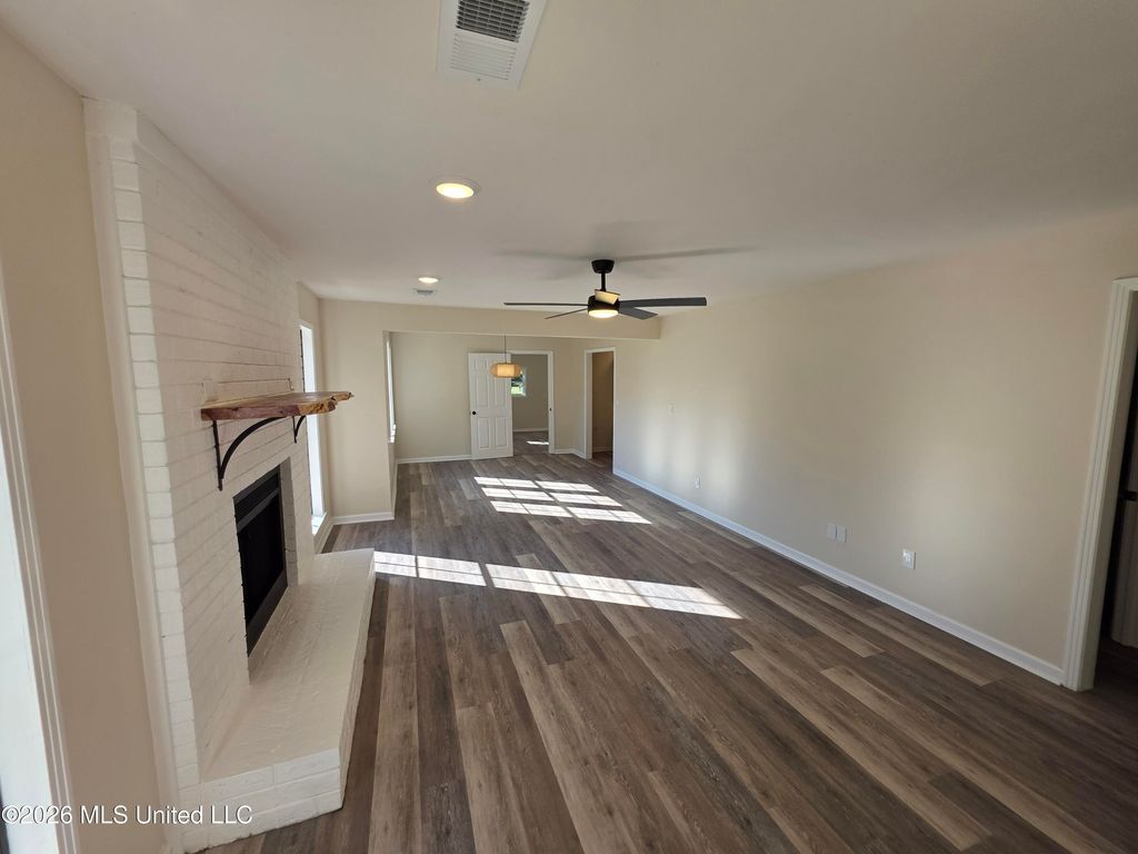 1051 Silverhills Drive, Senatobia, MS 38668 — photo 4