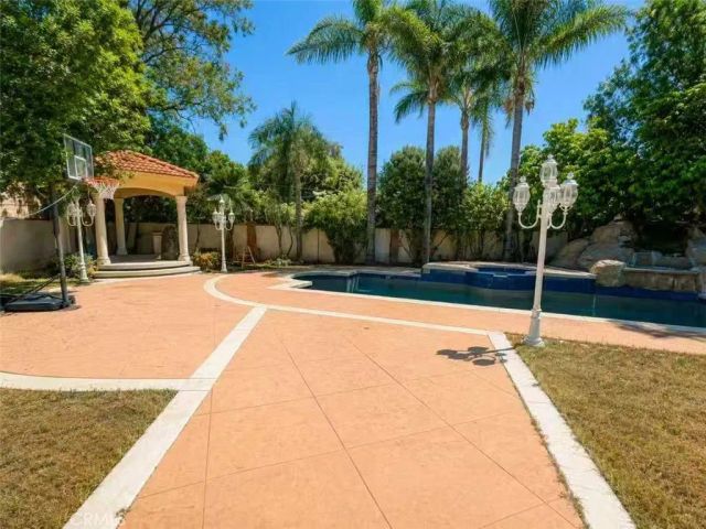 17314 Lassen Ct., Northridge, CA 91325