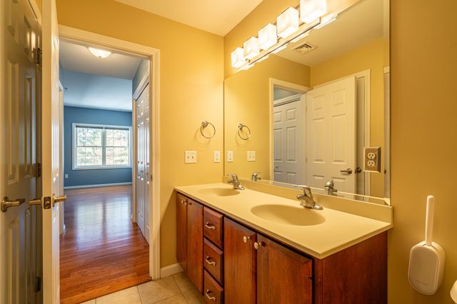 34 Burnham Rd 402, Methuen, MA 01844