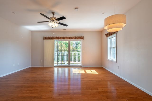 34 Burnham Rd 402, Methuen, MA 01844