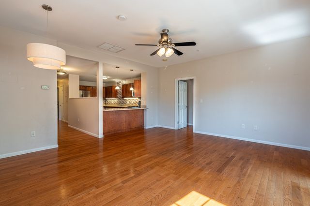 34 Burnham Rd 402, Methuen, MA 01844
