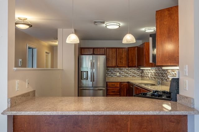 34 Burnham Rd 402, Methuen, MA 01844