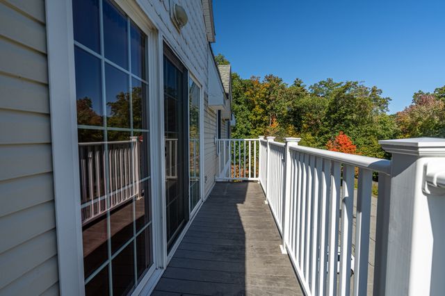 34 Burnham Rd 402, Methuen, MA 01844