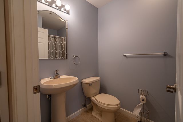 34 Burnham Rd 402, Methuen, MA 01844