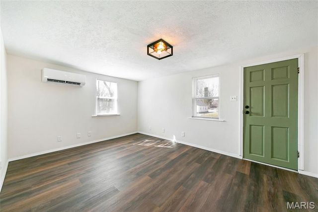 10170 Bon Oak Drive, St Louis, MO 63136