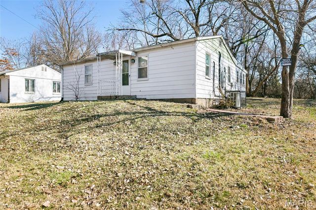 10170 Bon Oak Drive, St Louis, MO 63136