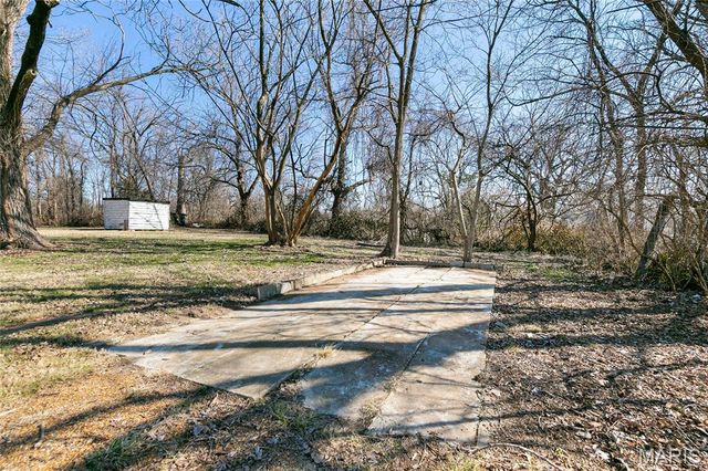 10170 Bon Oak Drive, St Louis, MO 63136