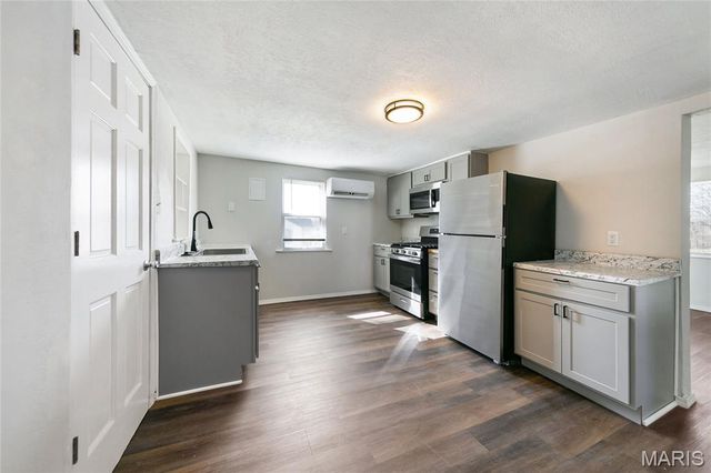 10170 Bon Oak Drive, St Louis, MO 63136