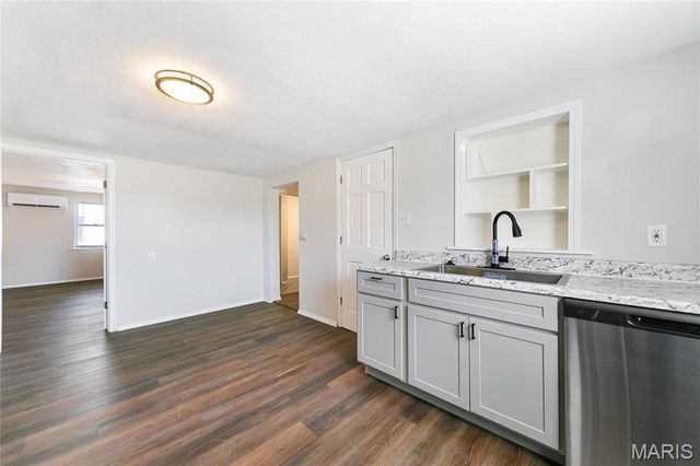 10170 Bon Oak Drive, St Louis, MO 63136