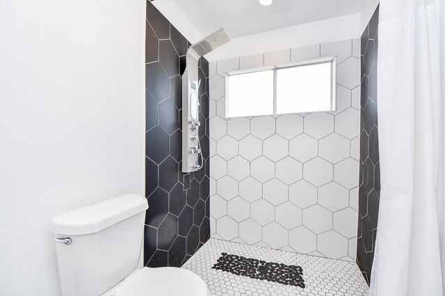 2626 Bering Drive, Houston, TX 77057