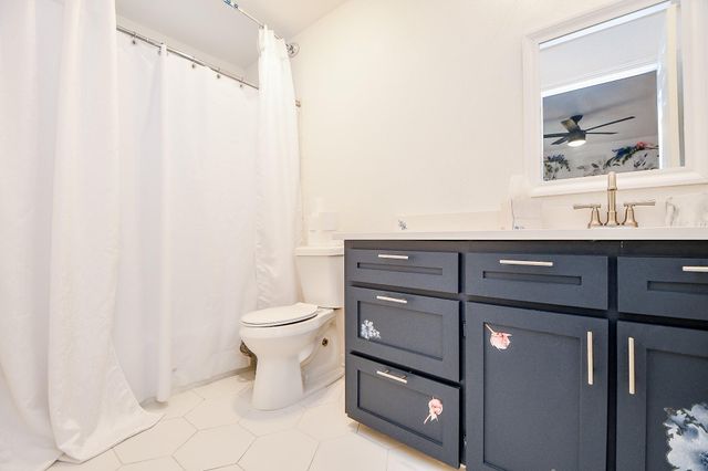 2626 Bering Drive, Houston, TX 77057