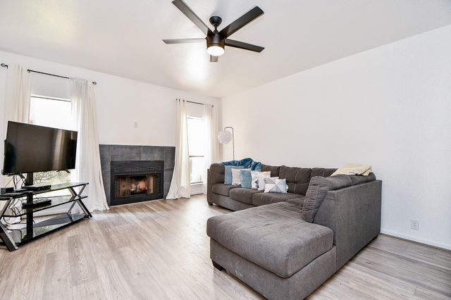 2626 Bering Drive, Houston, TX 77057