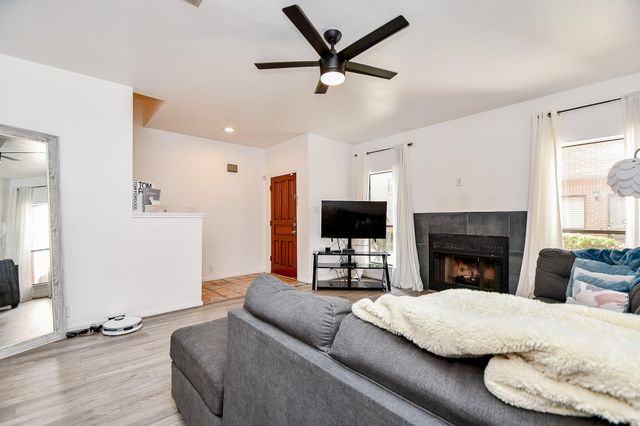 2626 Bering Drive, Houston, TX 77057