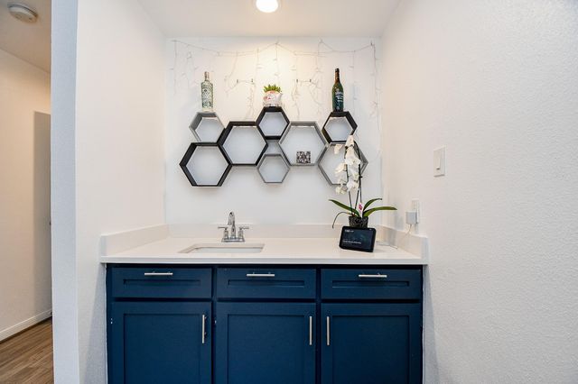 2626 Bering Drive, Houston, TX 77057