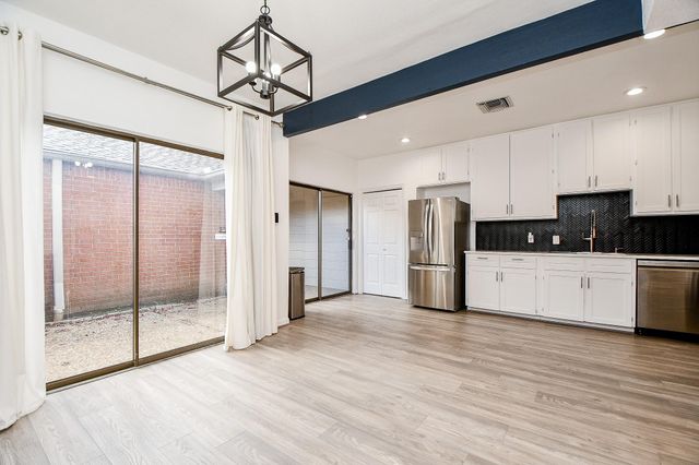 2626 Bering Drive, Houston, TX 77057