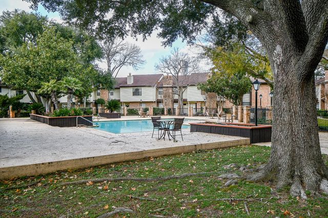 2626 Bering Drive, Houston, TX 77057