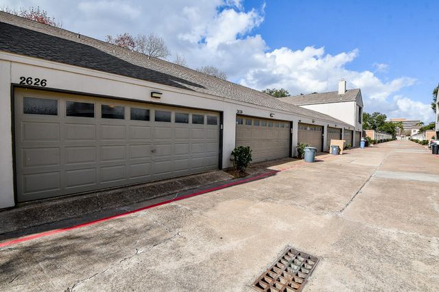 2626 Bering Drive, Houston, TX 77057