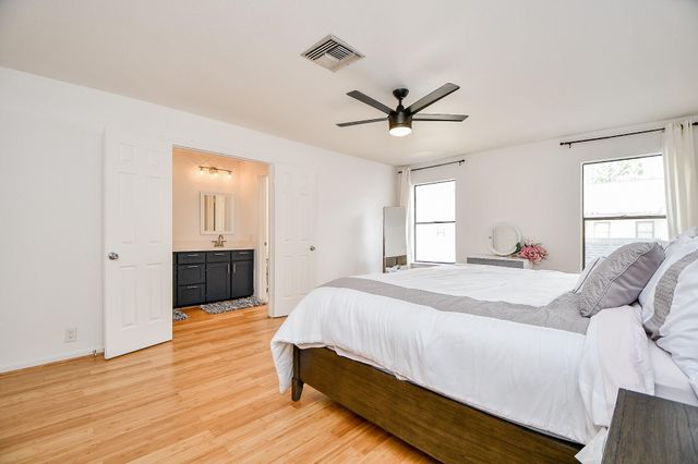 2626 Bering Drive, Houston, TX 77057