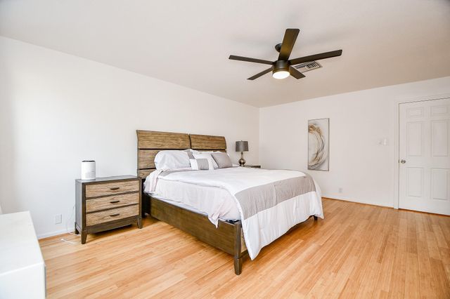 2626 Bering Drive, Houston, TX 77057