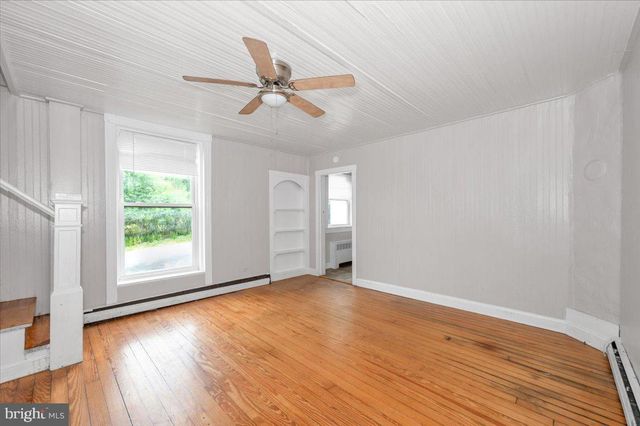 576 HALLTOWN RD, Harpers Ferry, WV 25425