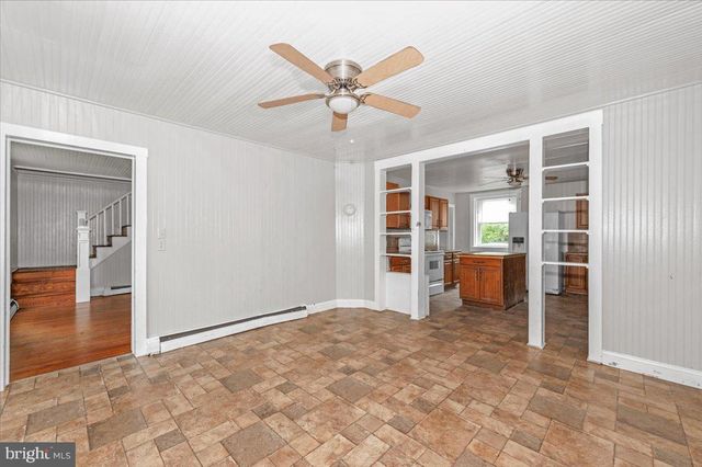 576 HALLTOWN RD, Harpers Ferry, WV 25425