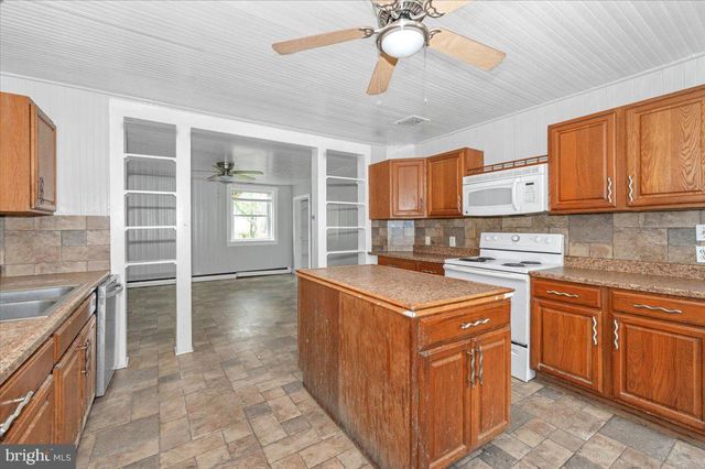 576 HALLTOWN RD, Harpers Ferry, WV 25425