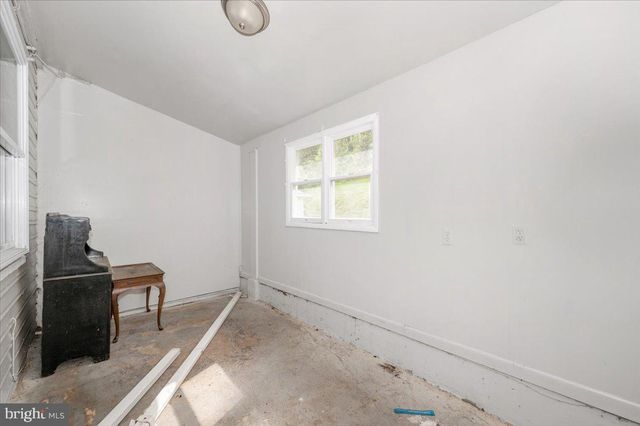 576 HALLTOWN RD, Harpers Ferry, WV 25425