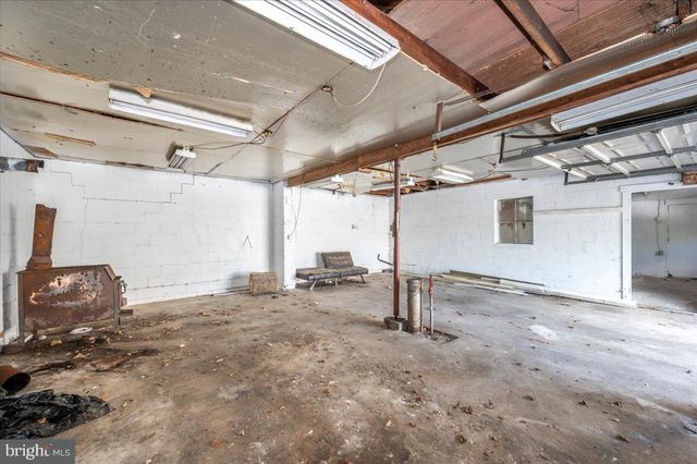 576 HALLTOWN RD, Harpers Ferry, WV 25425