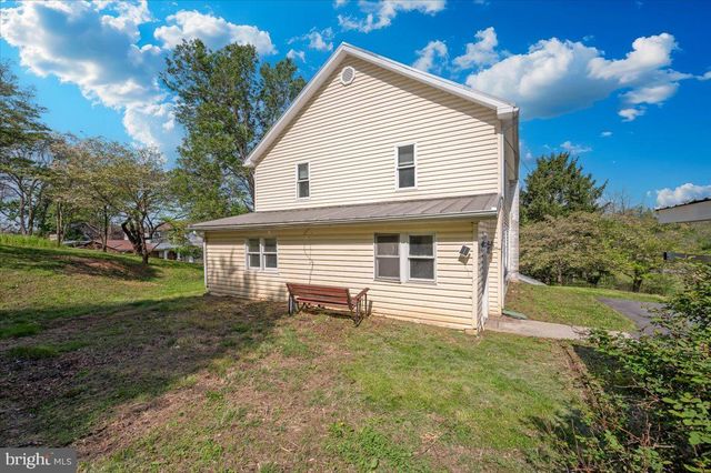 576 HALLTOWN RD, Harpers Ferry, WV 25425