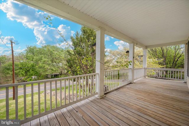 576 HALLTOWN RD, Harpers Ferry, WV 25425