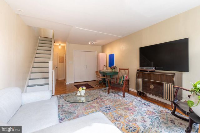 939 S 8TH ST, Philadelphia, PA 19147