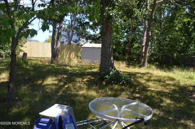 30 Ensign Avenue, Barnegat, NJ 08005