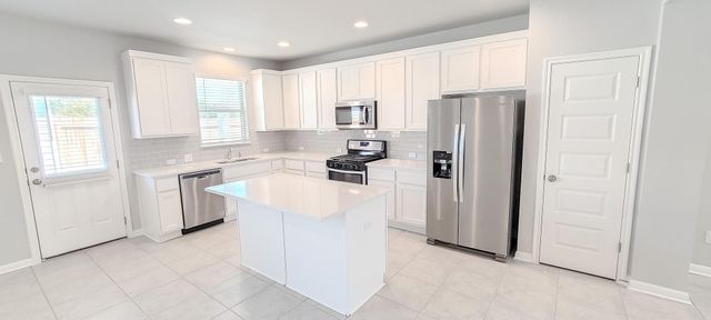 2604 Pecan Island DR, Leander, TX 78641