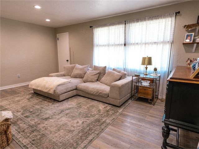 913 4th St, Baden, PA 15005