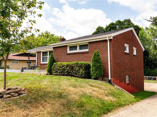913 4th St, Baden, PA 15005