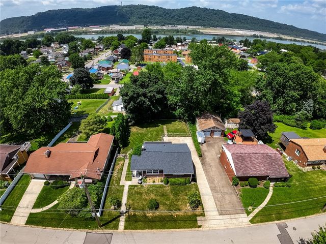 913 4th St, Baden, PA 15005