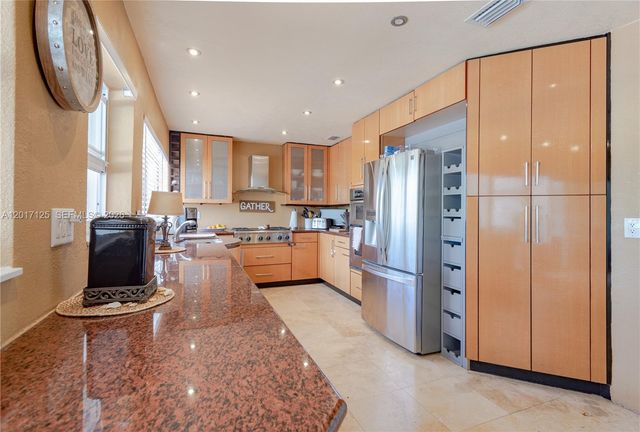 2908 Bayview Dr, Fort Lauderdale, FL 33306